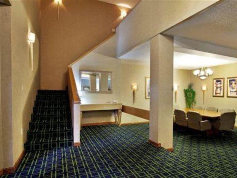 Ramada Inn Lafayette Conference Center Extérieur photo